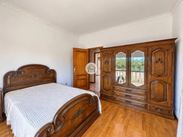 Moradia T5 para Venda em Guilhabreu