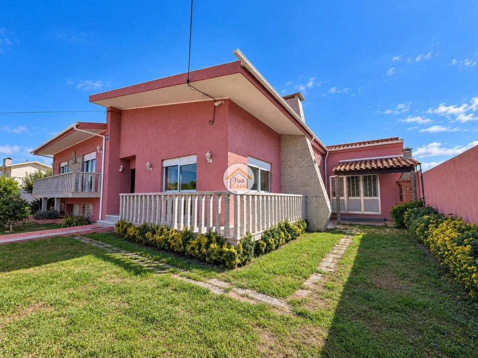 Moradia T5 para Venda em Guilhabreu Foto 36