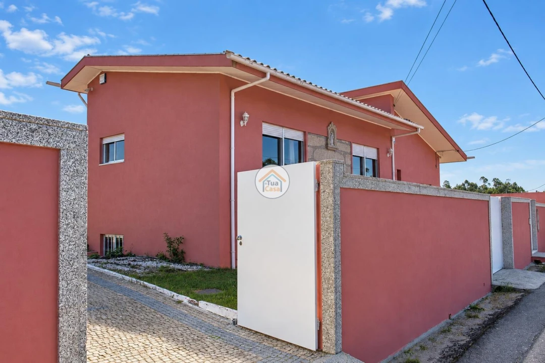 Moradia T5 para Venda em Guilhabreu Foto 28