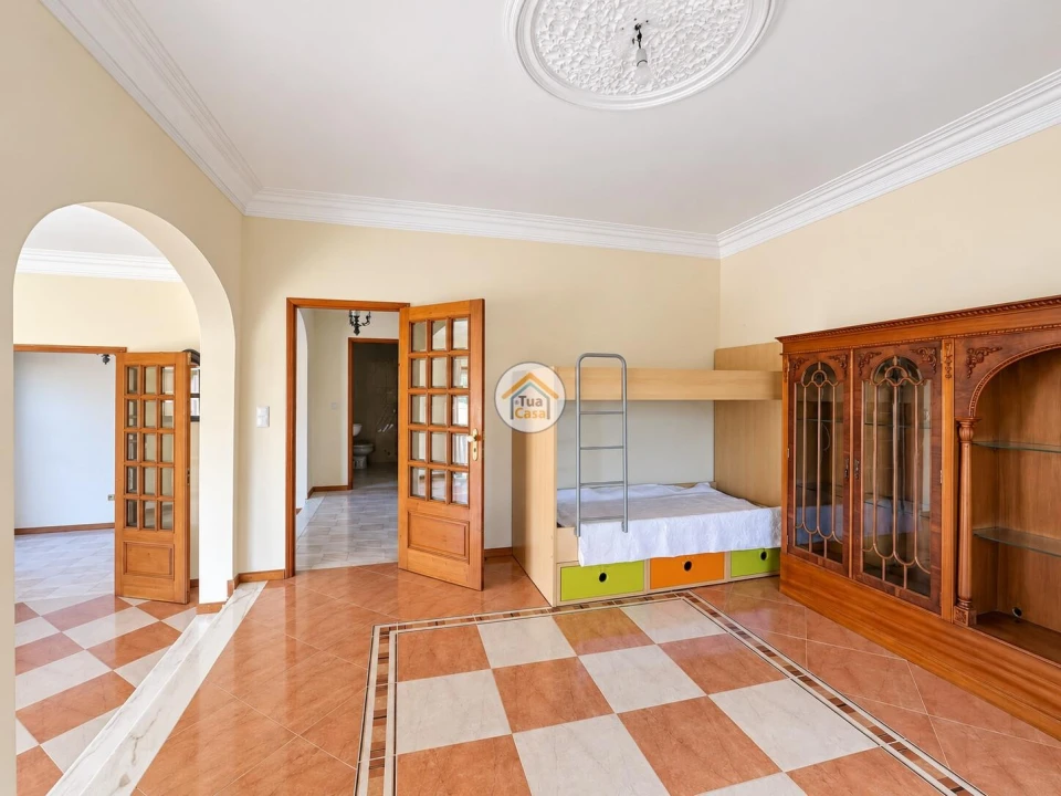 Moradia T5 para Venda em Guilhabreu Foto 3