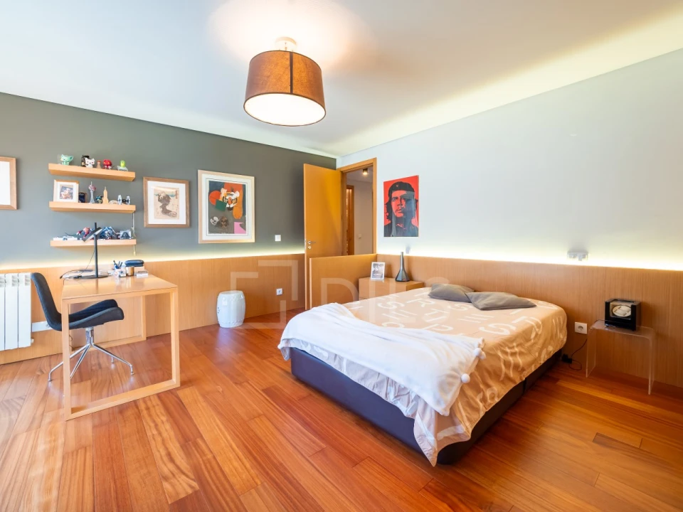 Apartamento T5 para Venda em Paranhos Foto 24