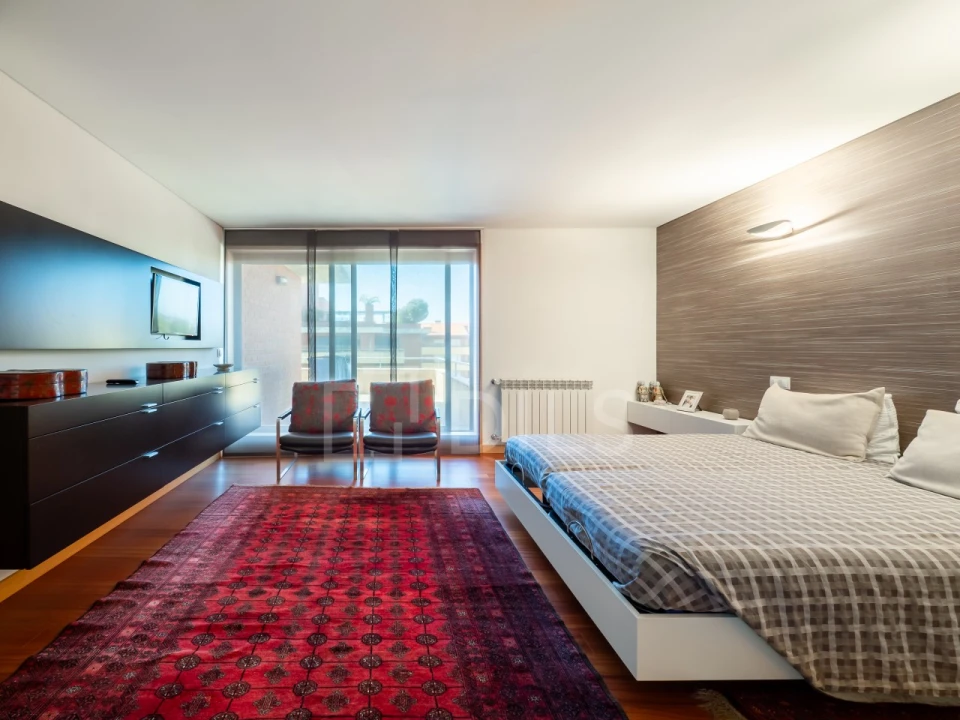 Apartamento T5 para Venda em Paranhos Foto 7