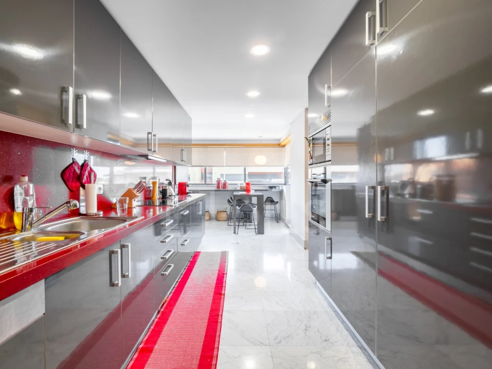 Apartamento T5 para Venda em Paranhos Foto 4