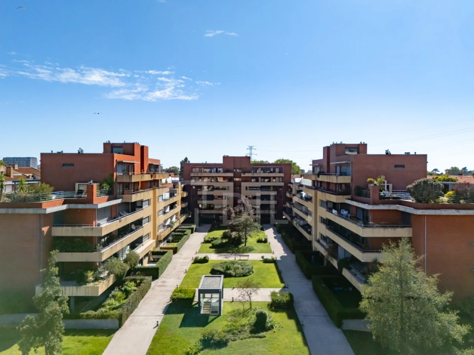 Apartamento T5 para Venda em Paranhos Foto 32