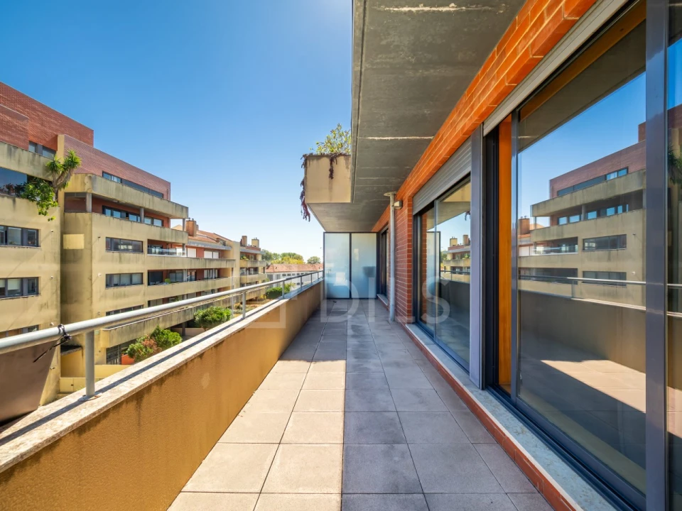 Apartamento T5 para Venda em Paranhos Foto 1
