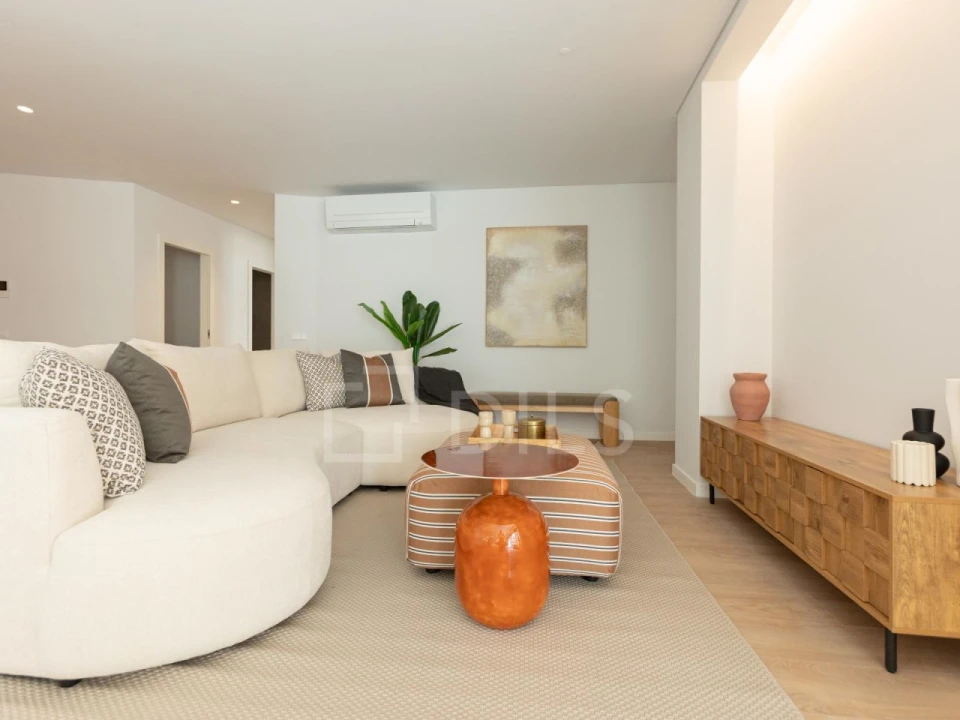 Apartamento T4 para Venda em Faro (Sé e São Pedro) Foto 1