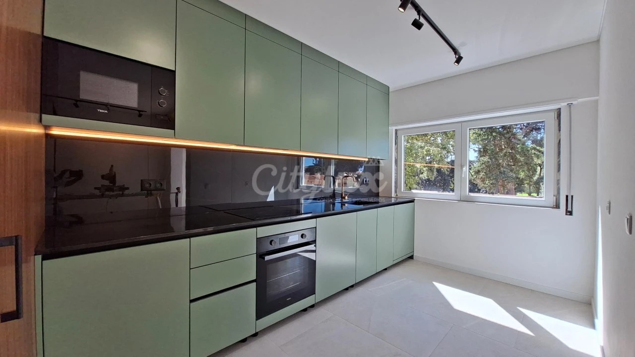 Apartamento T2 para Venda em Carcavelos e Parede Foto 2