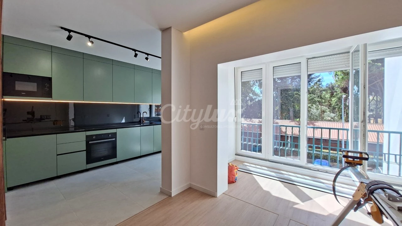 Apartamento T2 para Venda em Carcavelos e Parede Foto 5