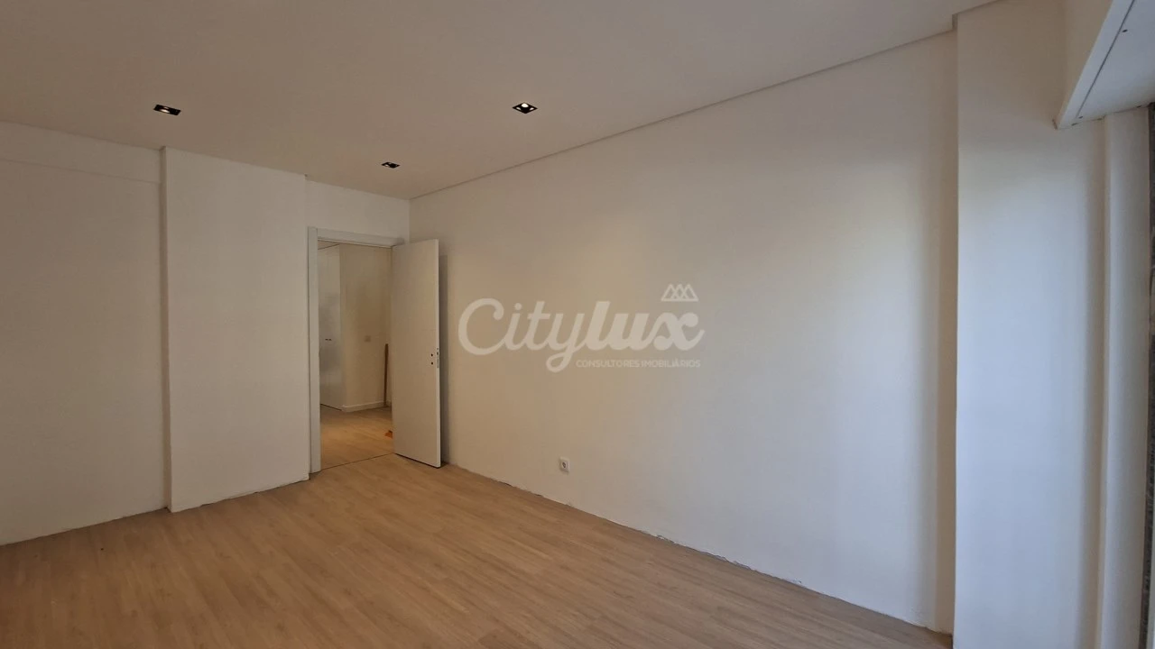 Apartamento T2 para Venda em Carcavelos e Parede Foto 20