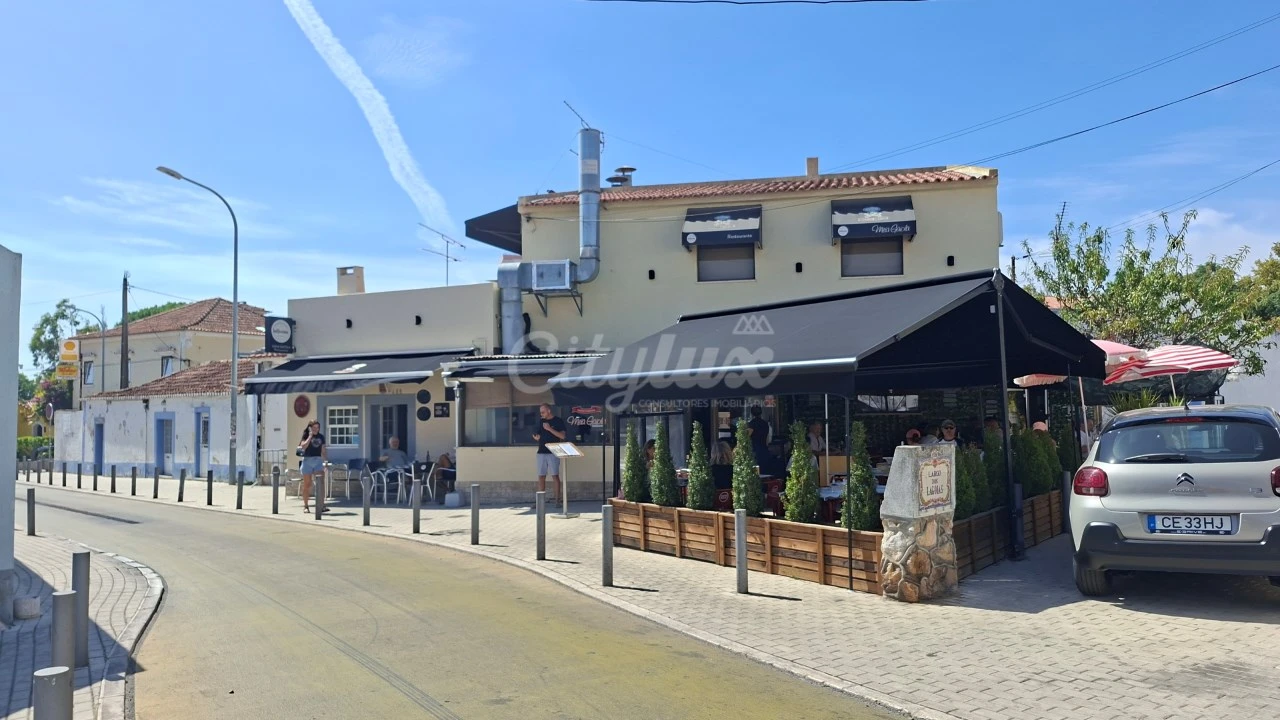 Apartamento T2 para Venda em Carcavelos e Parede Foto 32
