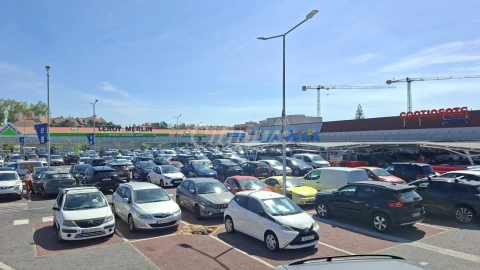 Apartamento T2 para Venda em Carcavelos e Parede