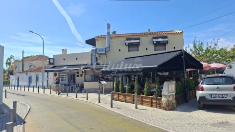 Apartamento T2 para Venda em Carcavelos e Parede