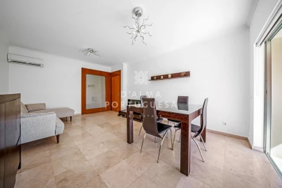 Apartamento T2 para Arrendamento em Portimão