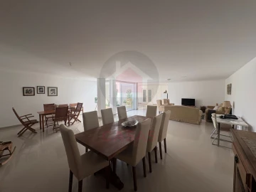 Moradia T5 para Venda em Nadadouro