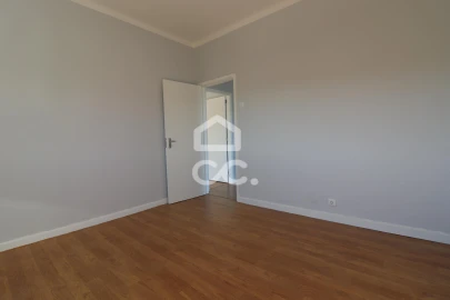 Apartamento T2 para Arrendamento em Santa Clara e Castelo Viegas