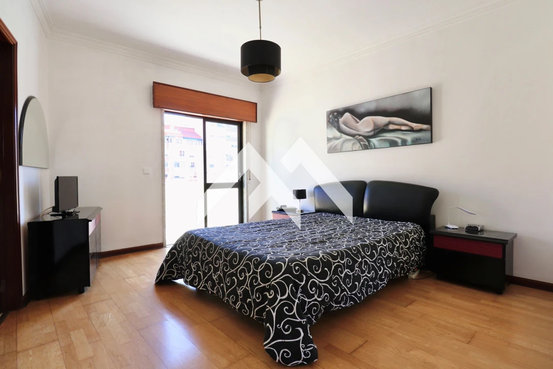 Apartamento T3 para Venda em Massamá e Monte Abraão Foto 7