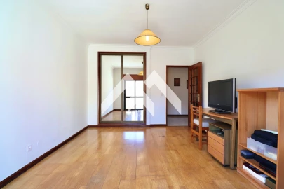Apartamento T3 para Venda em Massamá e Monte Abraão
