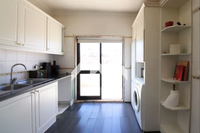 Apartamento T3 para Venda em Massamá e Monte Abraão