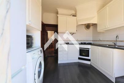Apartamento T3 para Venda em Massamá e Monte Abraão
