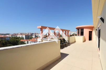 Apartamento T3 para Venda em Massamá e Monte Abraão