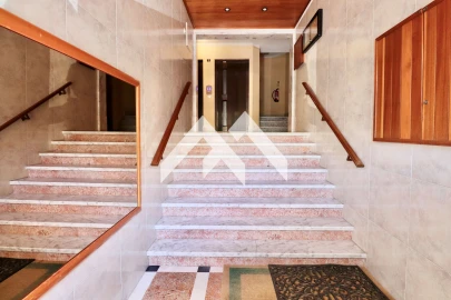 Apartamento T3 para Venda em Massamá e Monte Abraão