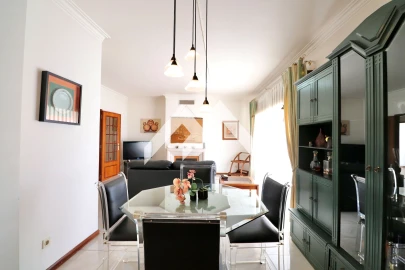 Apartamento T3 para Venda em Massamá e Monte Abraão