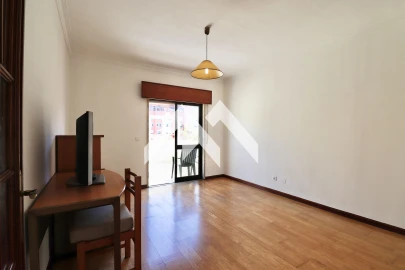 Apartamento T3 para Venda em Massamá e Monte Abraão