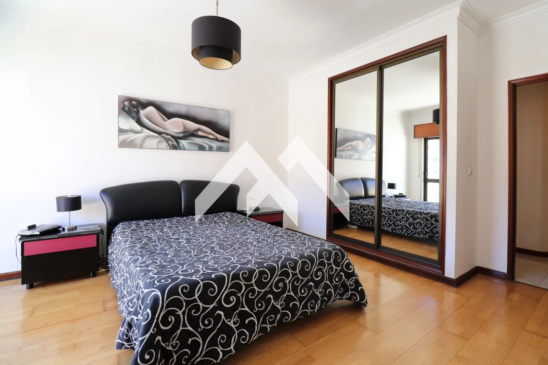 Apartamento T3 para Venda em Massamá e Monte Abraão Foto 8