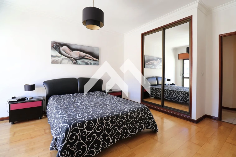 Apartamento T3 para Venda em Massamá e Monte Abraão Foto 8
