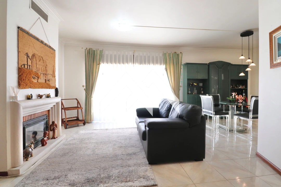 Apartamento T3 para Venda em Massamá e Monte Abraão Foto 3