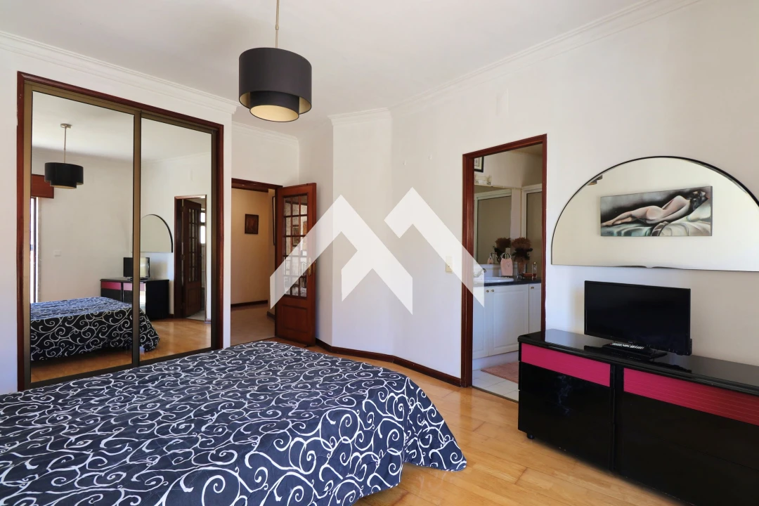 Apartamento T3 para Venda em Massamá e Monte Abraão Foto 9