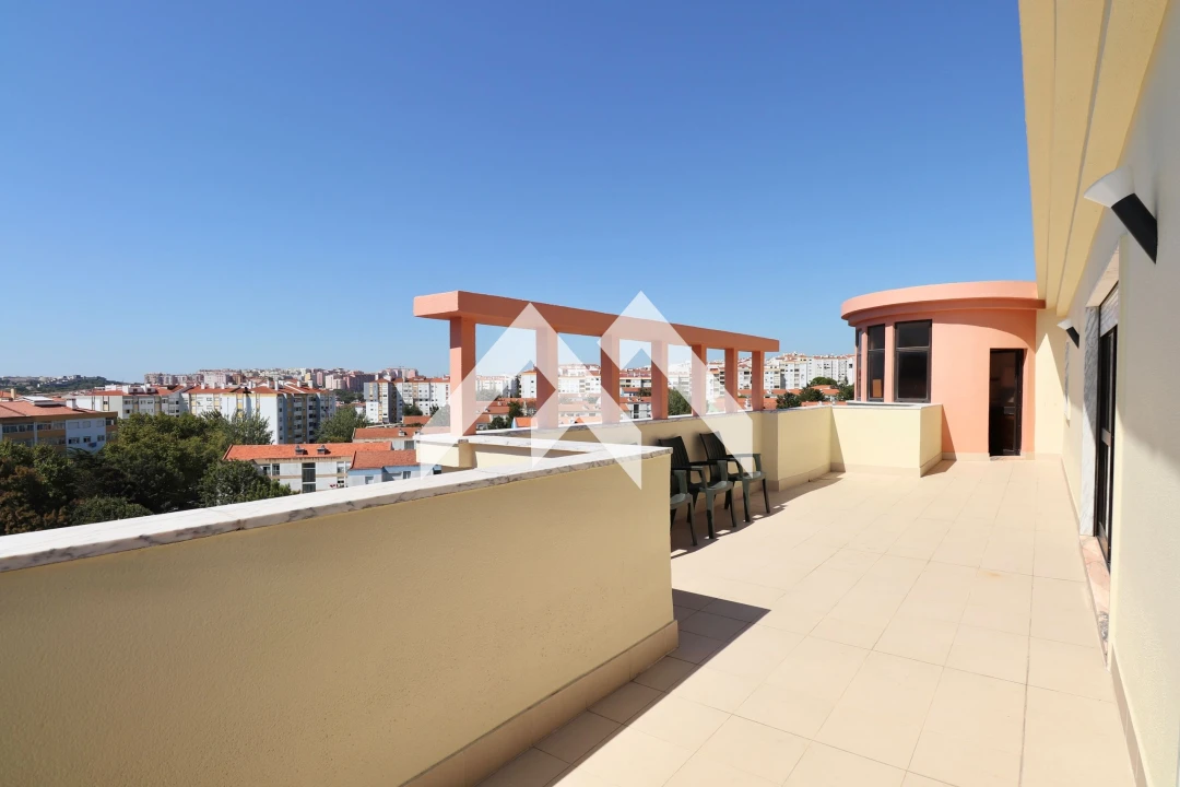 Apartamento T3 para Venda em Massamá e Monte Abraão Foto 1