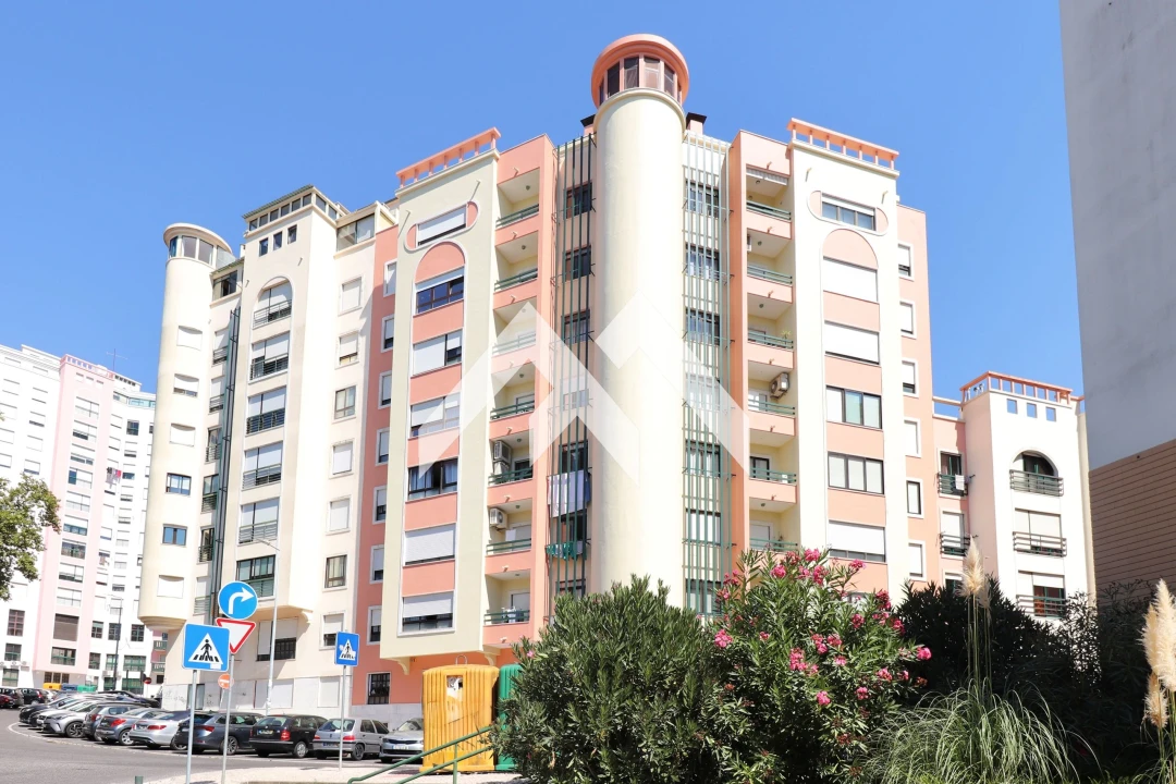 Apartamento T3 para Venda em Massamá e Monte Abraão Foto 24