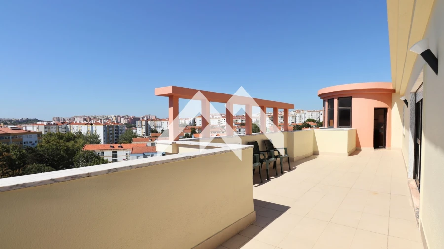 Apartamento T3 para Venda em Massamá e Monte Abraão