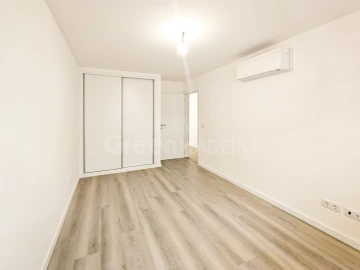 Moradia T3 para Venda em Santo Antonio