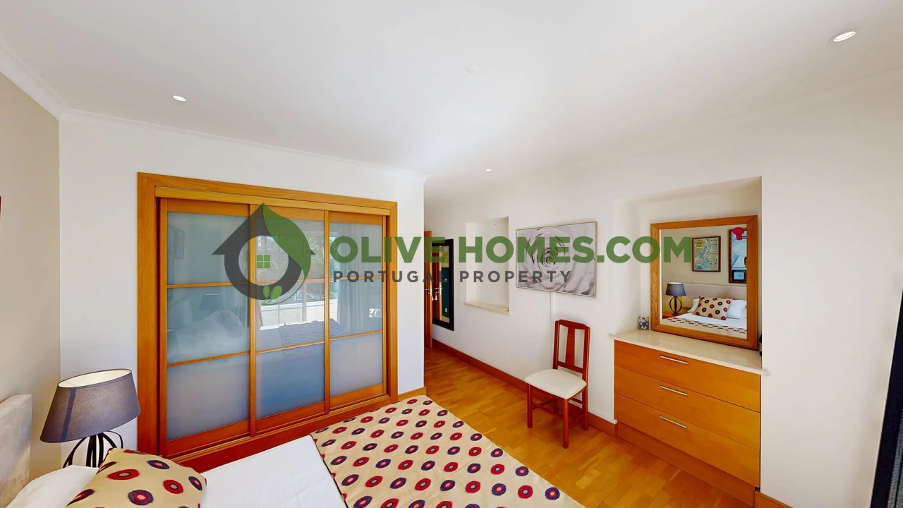 Apartamento T2 para Venda em Quarteira Foto 19