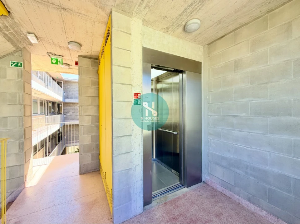 Apartamento T2 para Venda em Paranhos Foto 19