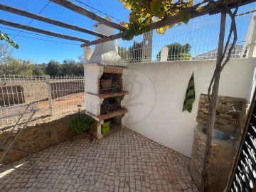 Moradia T4 para Venda em Lagos (São Sebastião e Santa Maria)
