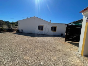 Moradia T4 para Venda em Lagos (São Sebastião e Santa Maria)