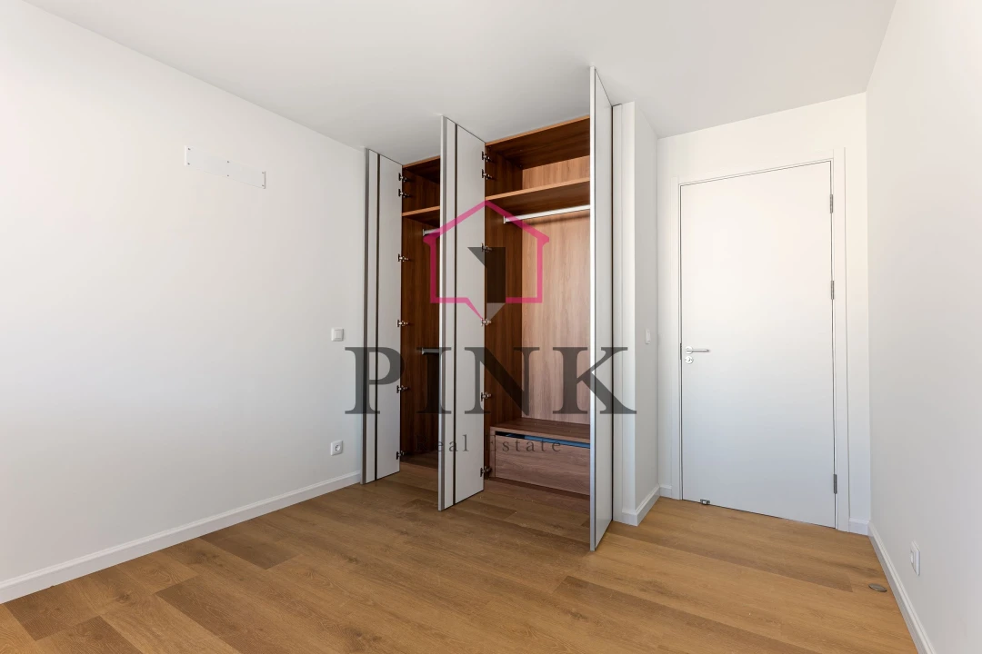 Apartamento T2 para Venda em São Martinho Foto 3