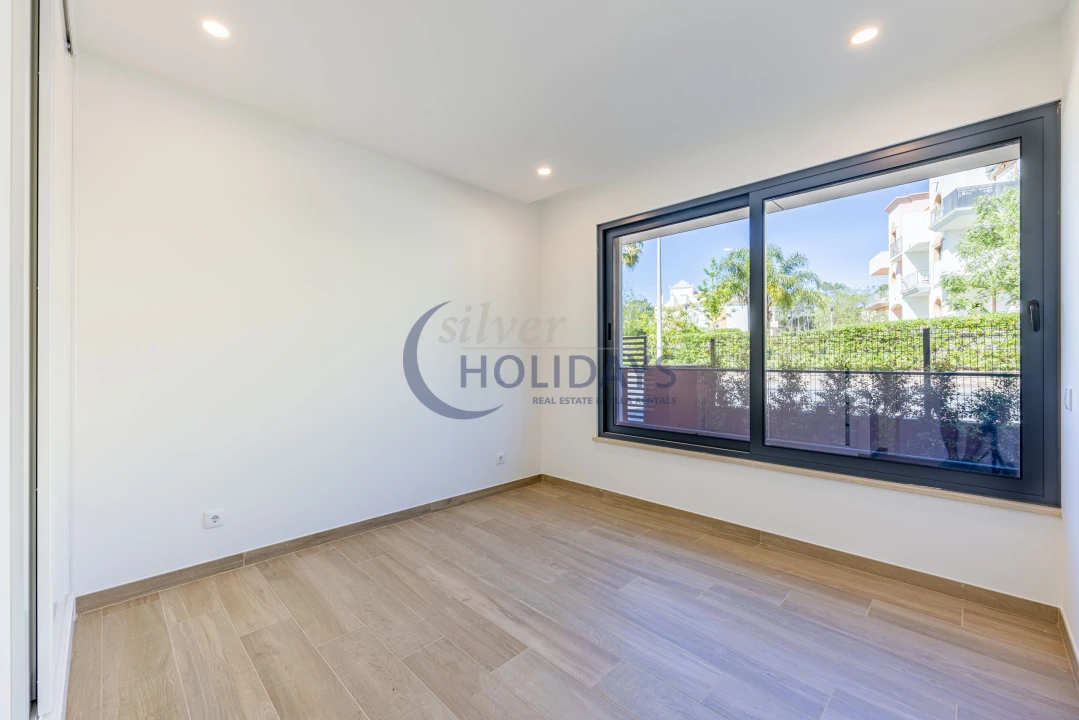 Apartamento T3 para Venda em Quarteira Foto 5