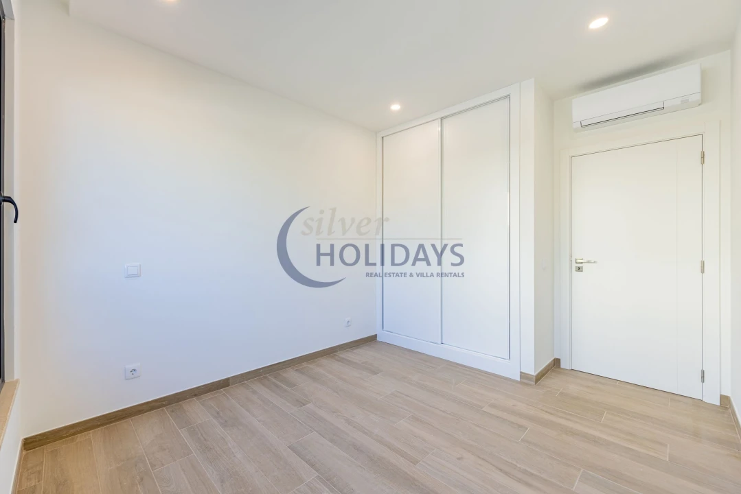 Apartamento T3 para Venda em Quarteira Foto 4
