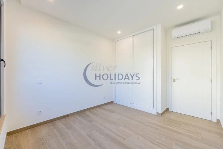 Apartamento T3 para Venda em Quarteira Foto 4