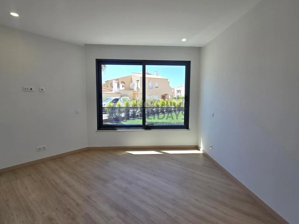 Apartamento T2 para Venda em Quarteira Foto 7