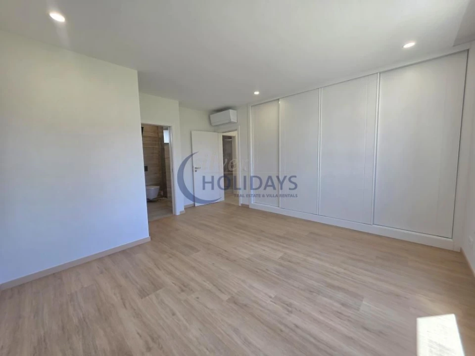 Apartamento T2 para Venda em Quarteira Foto 11