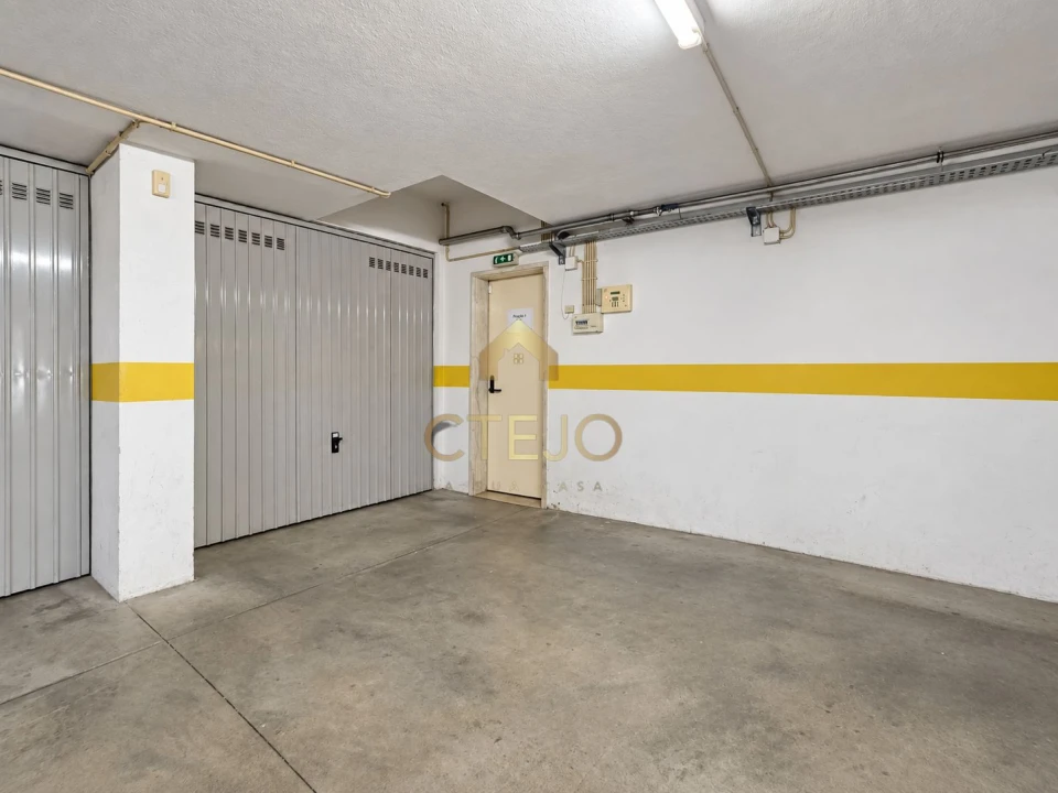 Apartamento T2 para Venda em Póvoa de Santa Iria e Forte da Casa Foto 22