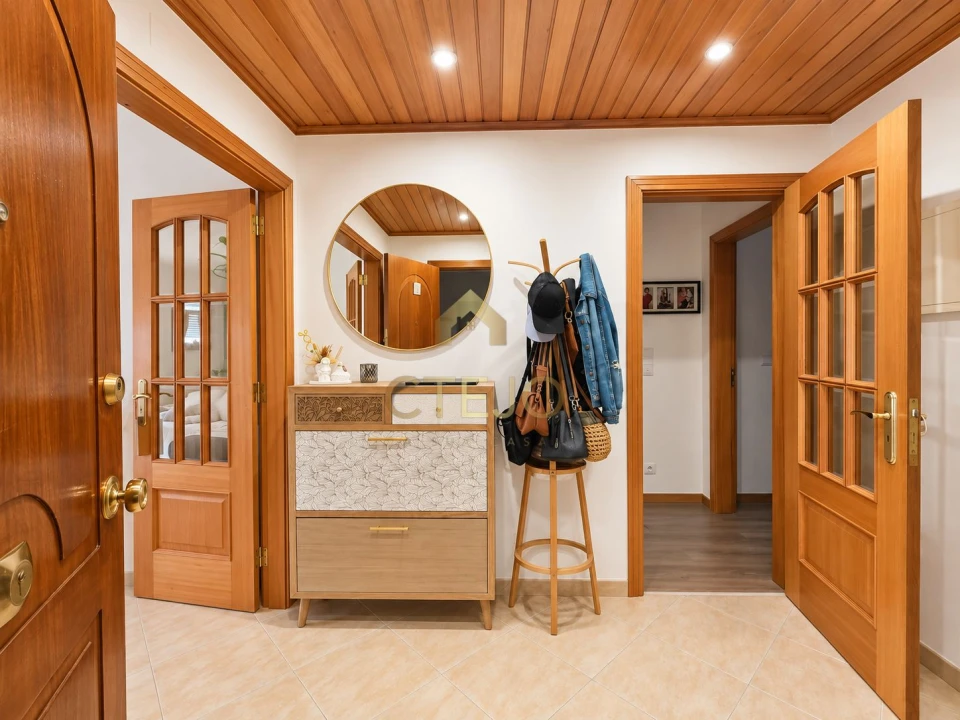 Apartamento T2 para Venda em Póvoa de Santa Iria e Forte da Casa Foto 8