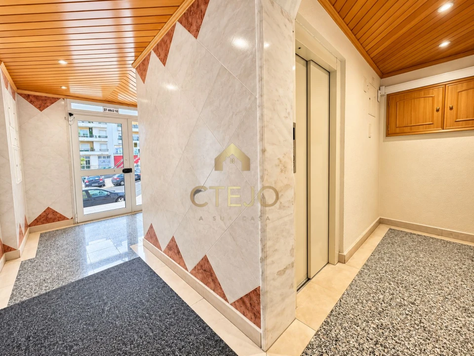 Apartamento T2 para Venda em Póvoa de Santa Iria e Forte da Casa Foto 26