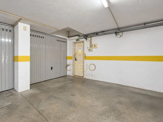 Apartamento T2 para Venda em Póvoa de Santa Iria e Forte da Casa Foto 22