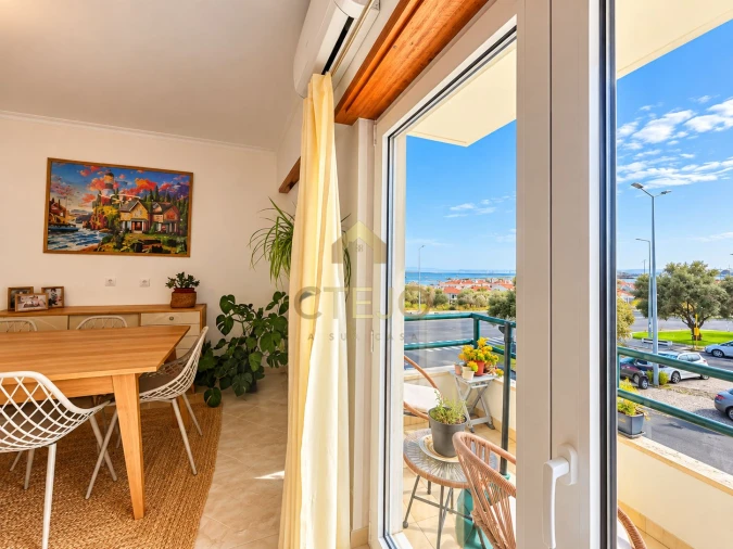Apartamento T2 para Venda em Póvoa de Santa Iria e Forte da Casa Foto 3